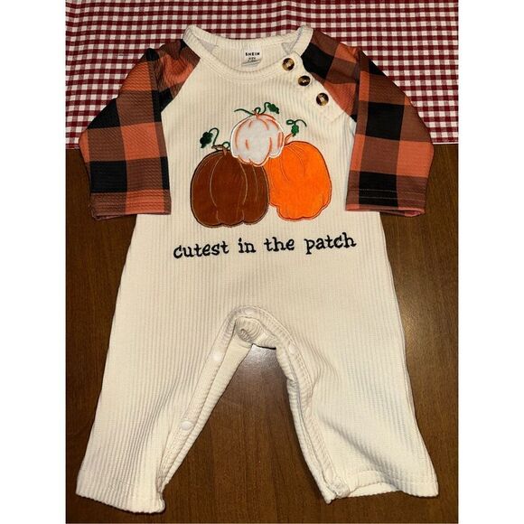 Thanksgiving outfit infant 1-3 months NWOT Pumpkins Fall Romper - Picture 1 of 3